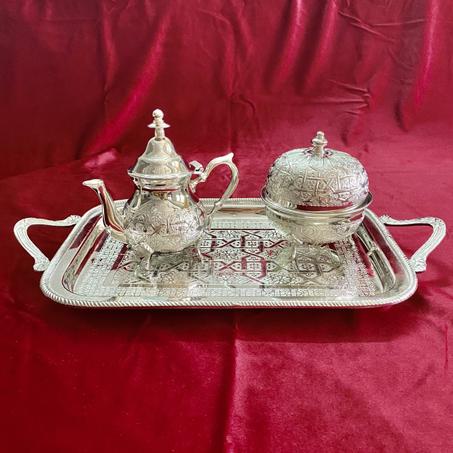 صينية صغيرة مع براد مع سكرية منتوجات ممتازة %100 فضة تقليدية مغربية أصيلة و صنع يدوي %100