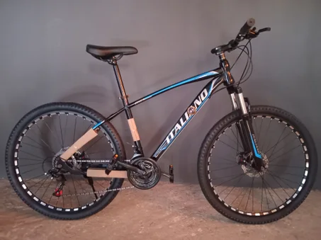 🚵‍♂️ استعد للمغامرة مع دراجةITALIANO الجبلية! 🚵‍♂️ قوة، متانة، وأداء رائع على جميع أنواع الطرق!