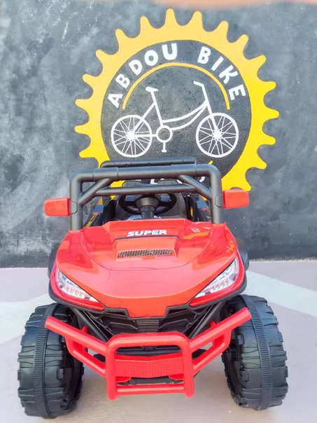 سيارة الدفع الرباعي كات كات الكهربائية للاطفال ب الأضواء المضيئة والموسيق