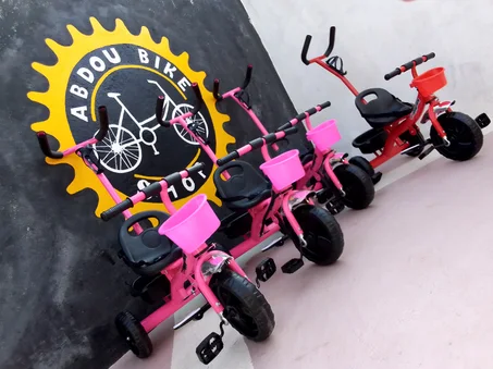 تريسيكلات ثلاثية العجلات