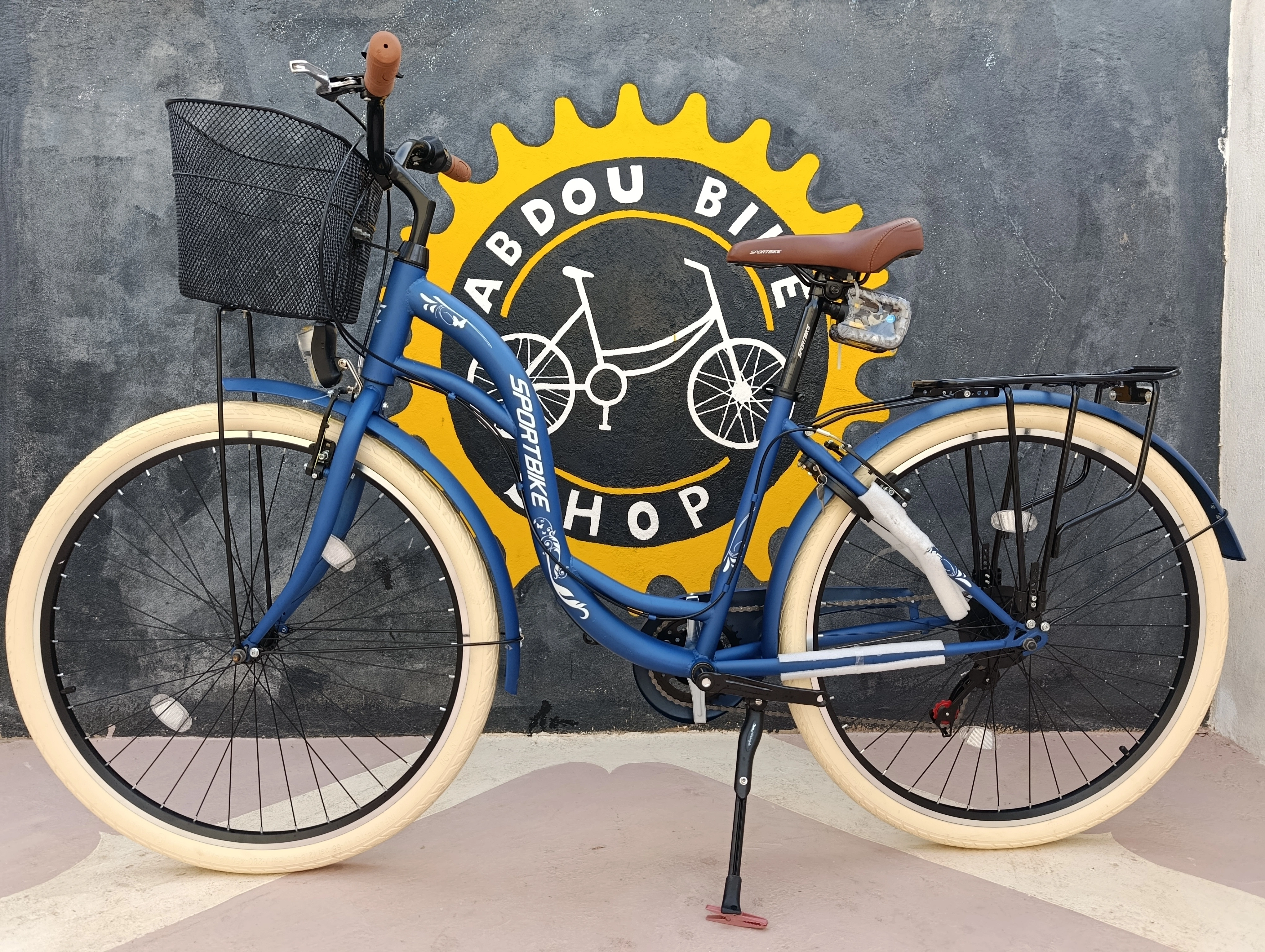 Madam's bicycle Le vélo de Madame