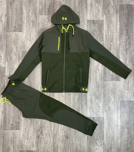ENSEMBLE UNDER ARMOUR
