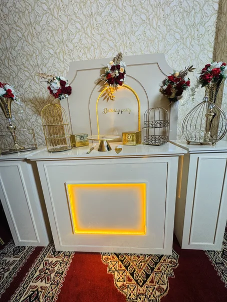 Tables de luxes & Accessoires & panneaux  & Décoration de fleurs & Installation & Transport