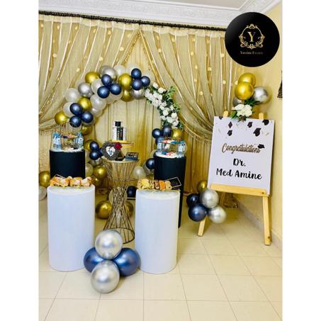 Tables de luxes & Accessoires & Cercle de fleurs & Décoration de Ballons & Chevalier personnalisé &  Installation & Transport