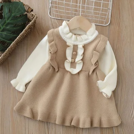 Robe de mi-saison en tricot beige et crème