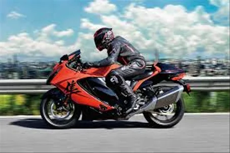 معدات الدراجة النارية