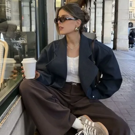 ملابس نسائية