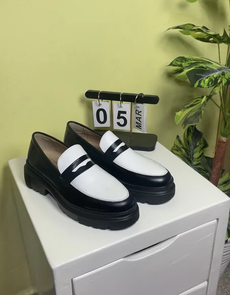 Black & White Loafer🚨promo🚨
