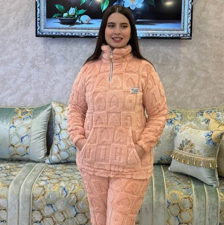 بيجامة كانيش محفرة