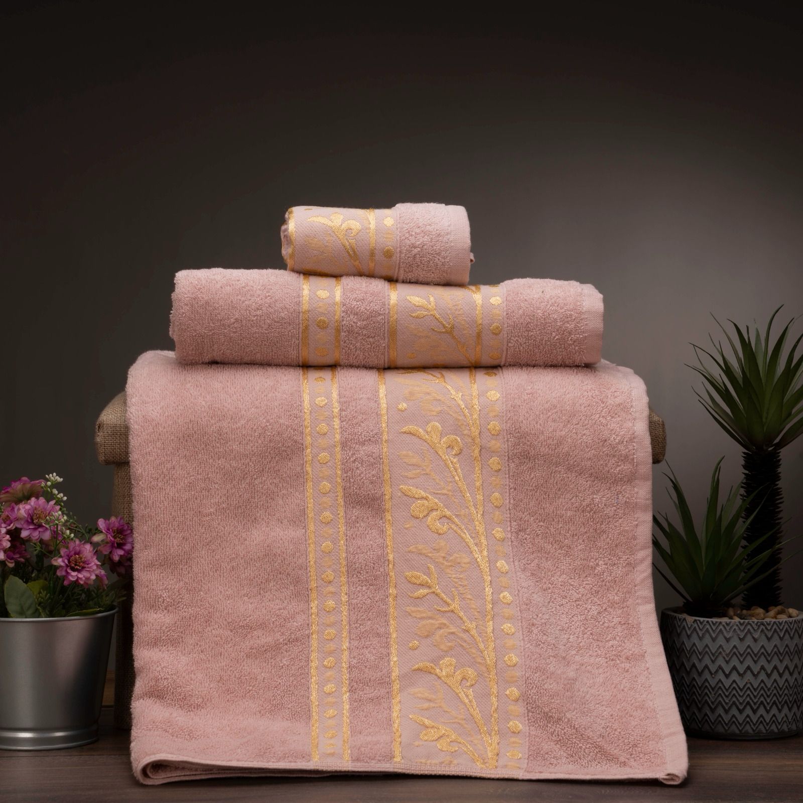 3 فوطات باحجام مختلفة