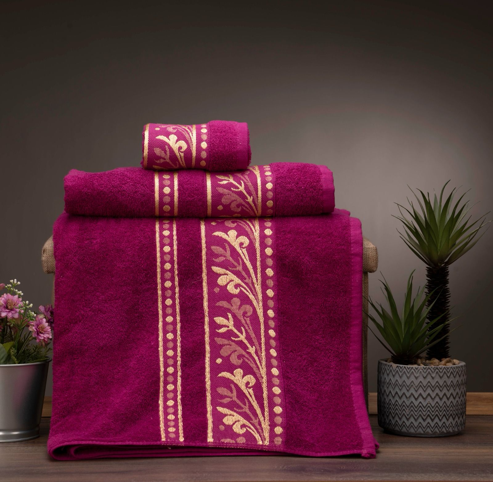 3 فوطات باحجام مختلفة