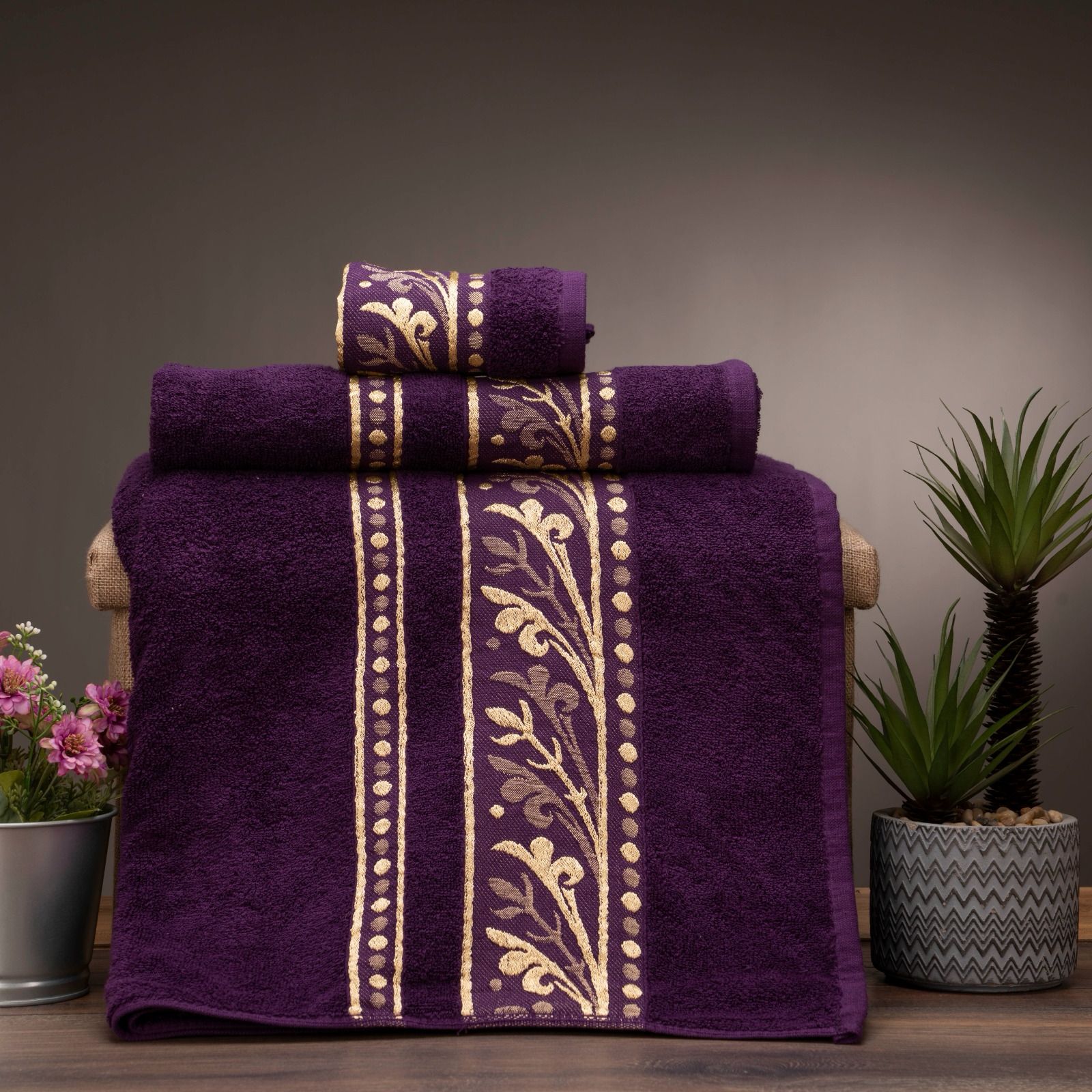 3 فوطات باحجام مختلفة