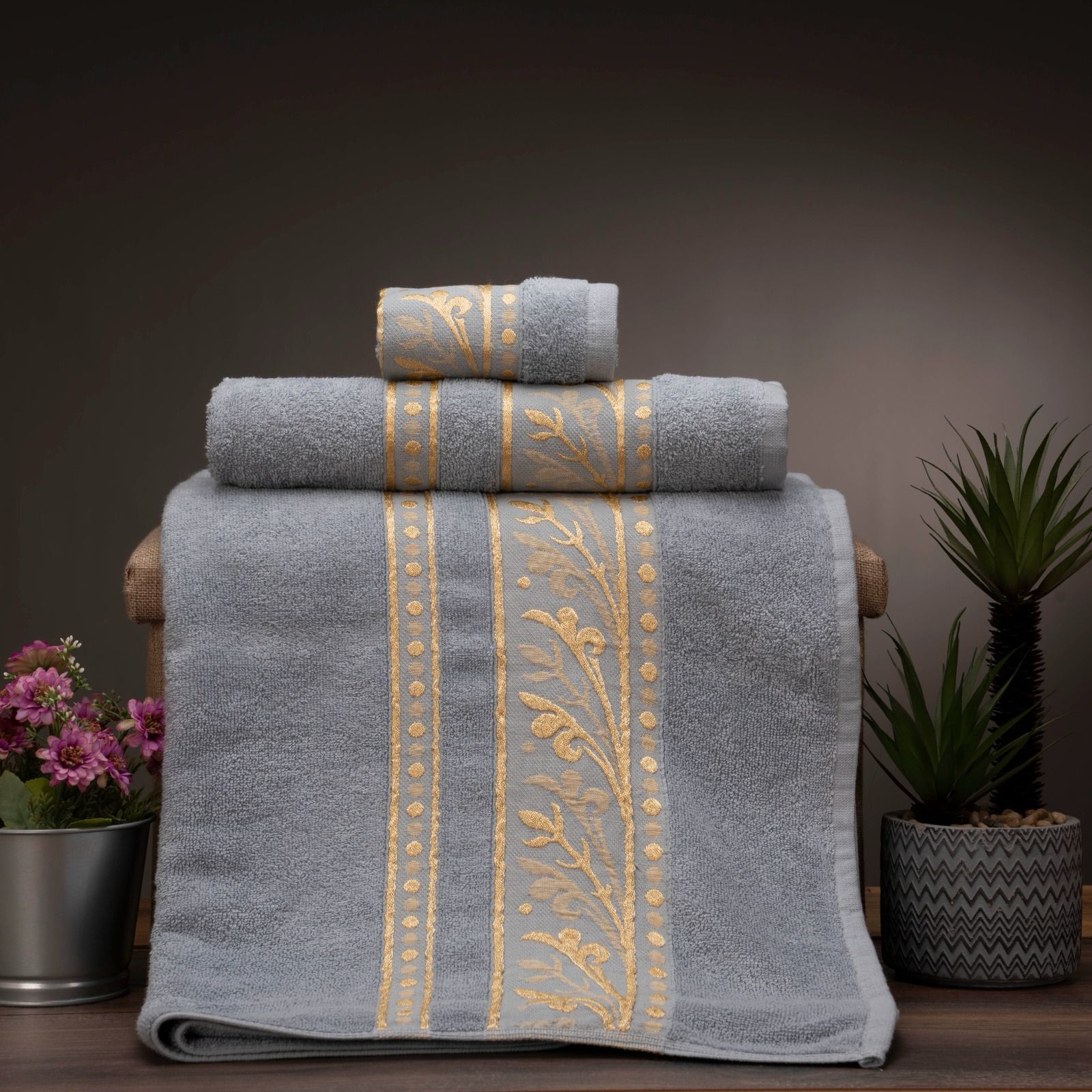 3 فوطات باحجام مختلفة