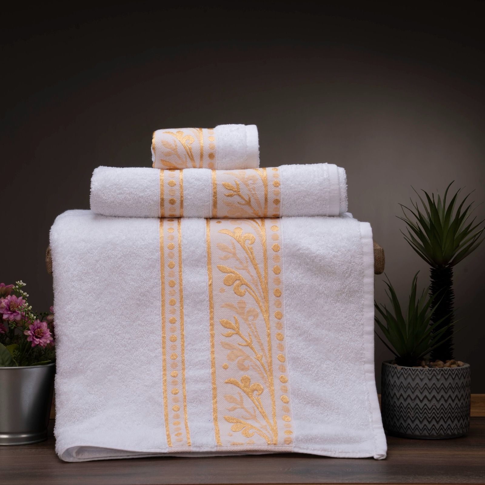 3 فوطات باحجام مختلفة