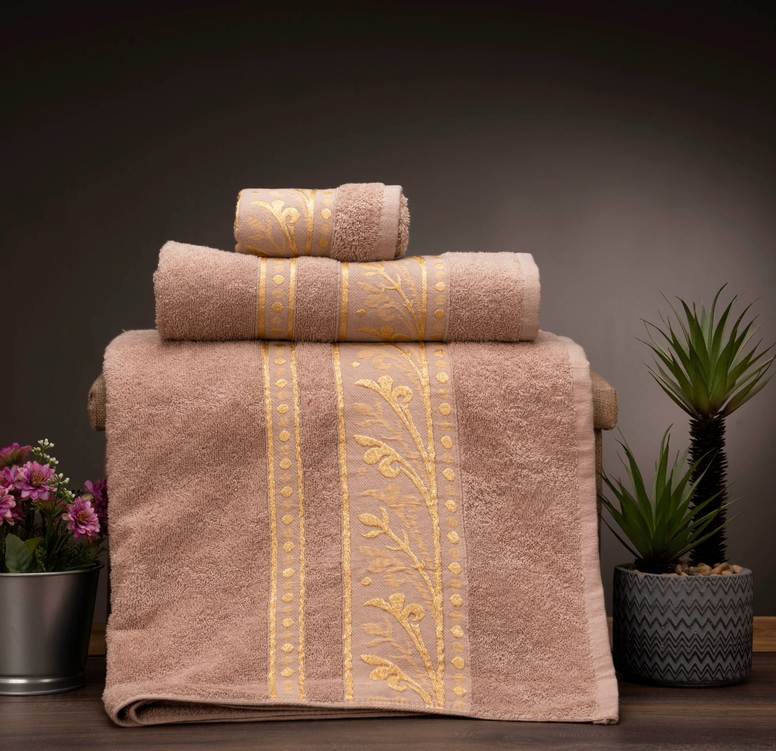 3 فوطات باحجام مختلفة