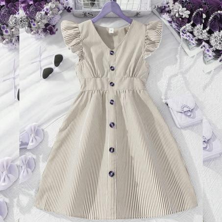 روب الأميرة المخططة بالأزرار