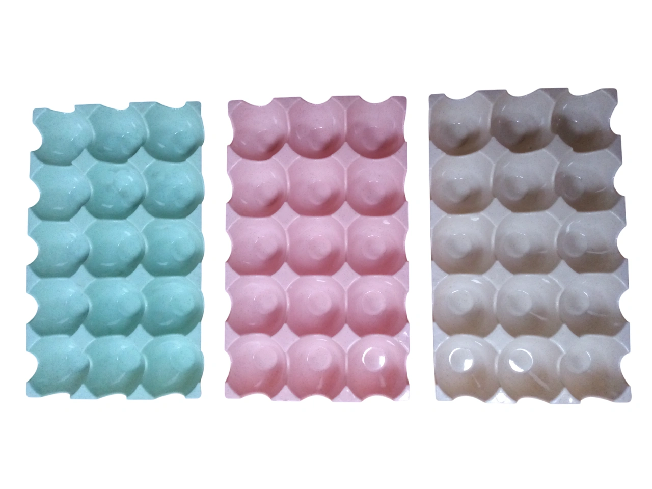 عبوات بيض ملونة