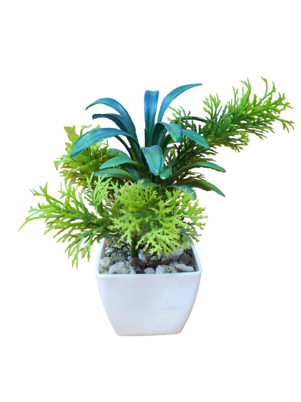 نباتات زينة صناعية في أواني أنيقة – لمسة طبيعية لديكورك