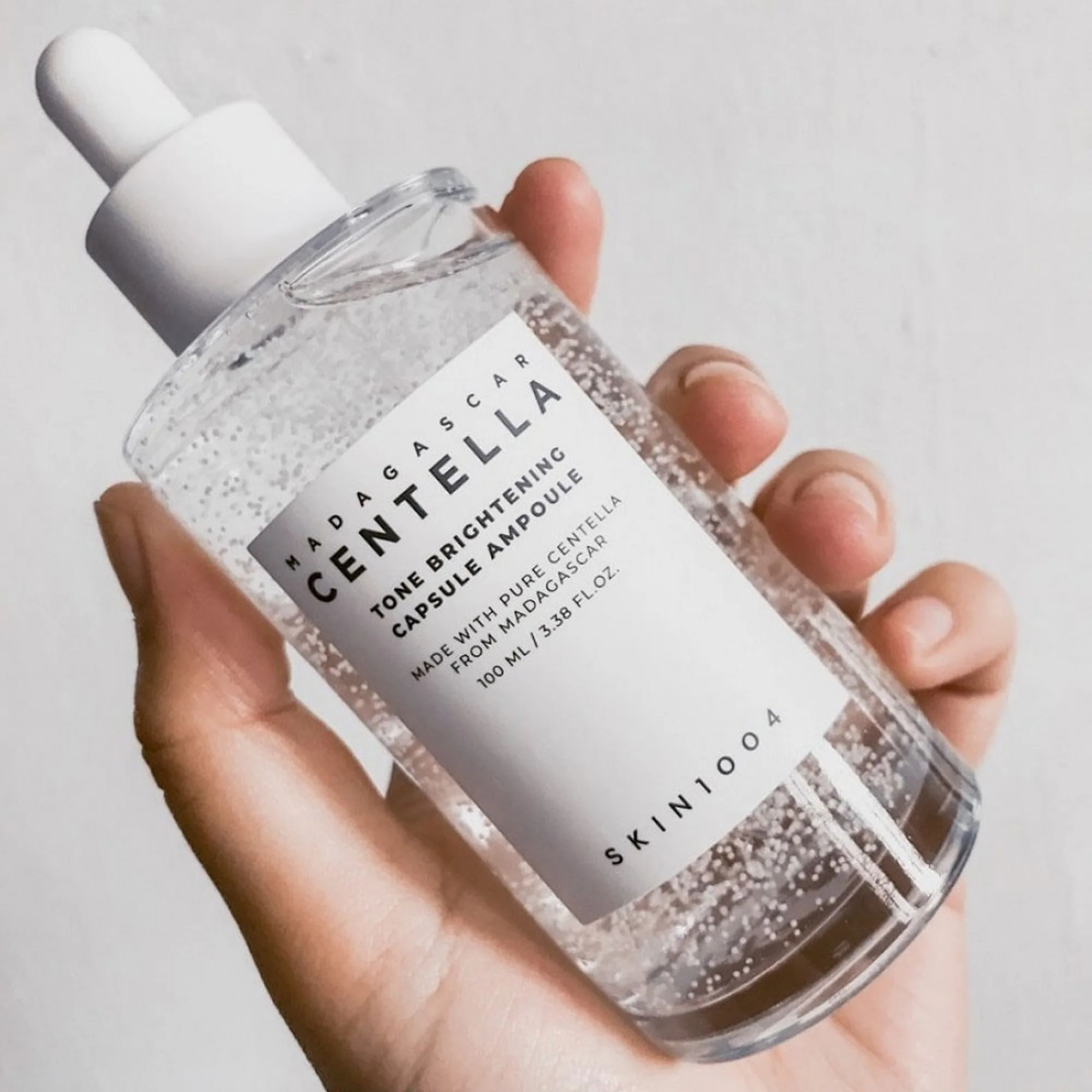 SKIN1004 MADAGASCAR CENTELLA TONE BRIGHTENING CAPSULE AMPOULE. أمبولة SKIN1004 مدغشقر سنتيلا تون لتفتيح البشرة