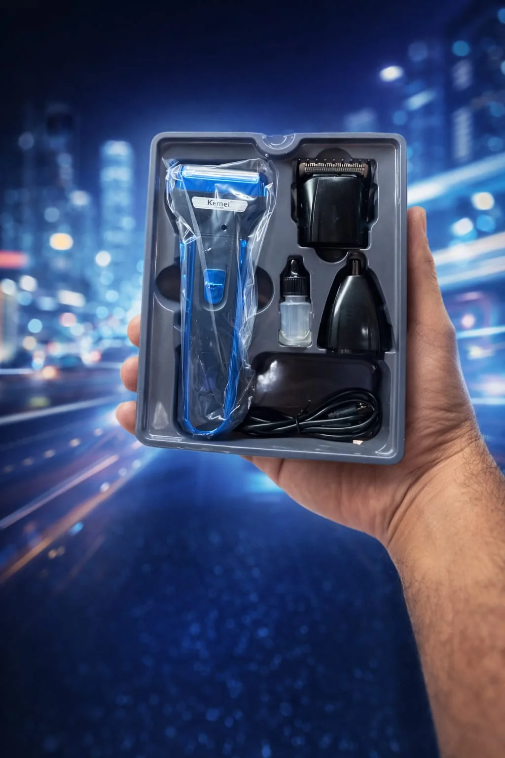 ماكينة حلاقة متعددة الوظائف