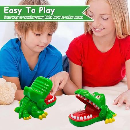 لعبة على شكل اسنان تمساح للاطفال
