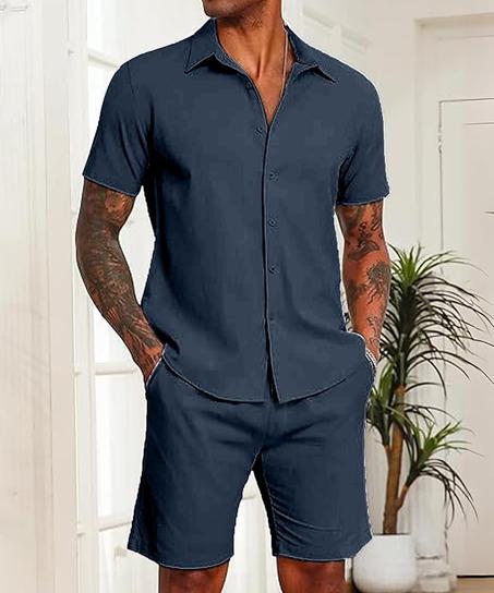 قمصان وسراويل قصيرة مناسبة للشاطئ والصيف