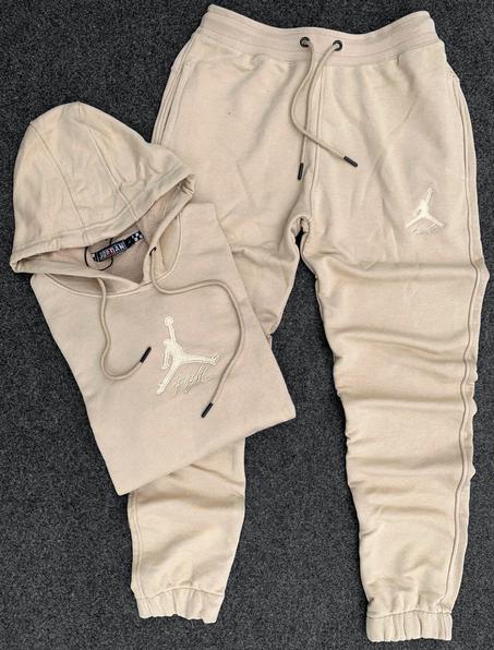 REF:148 Ensemble jordan flight