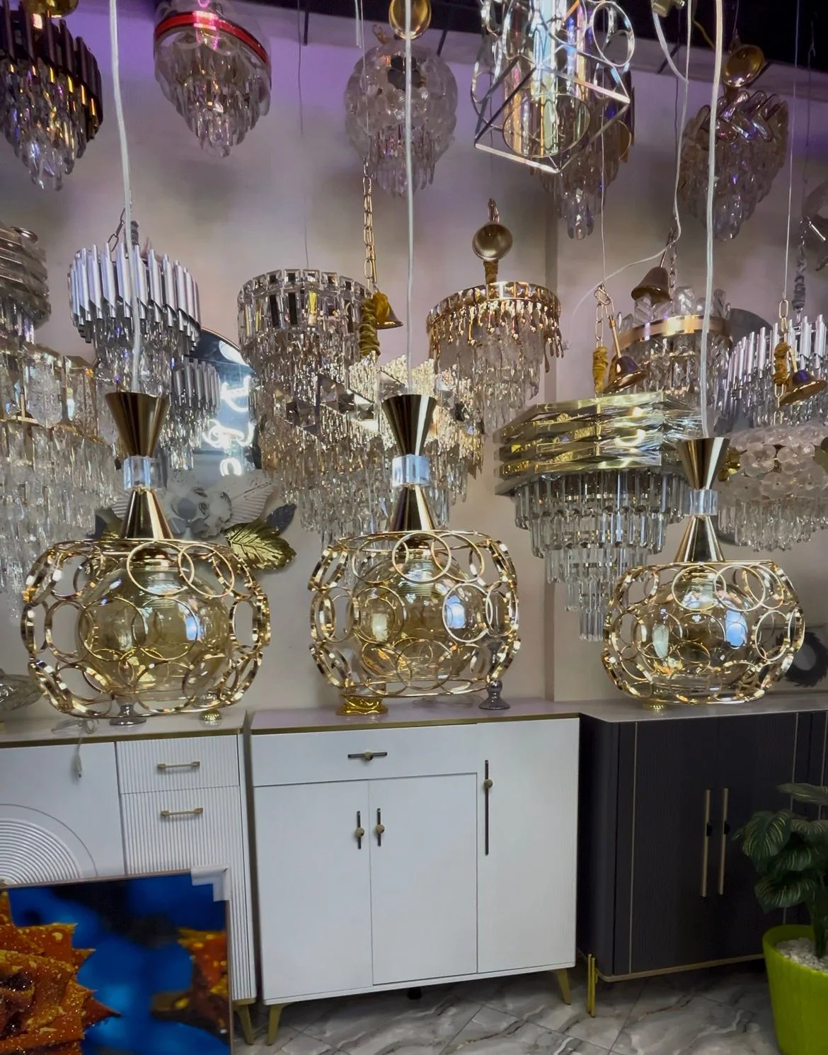 3 ثريات ذهبية فاخرة لصالونك وغرفتك