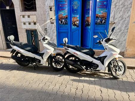 Moto vitesse  quatre rapport 125 cc