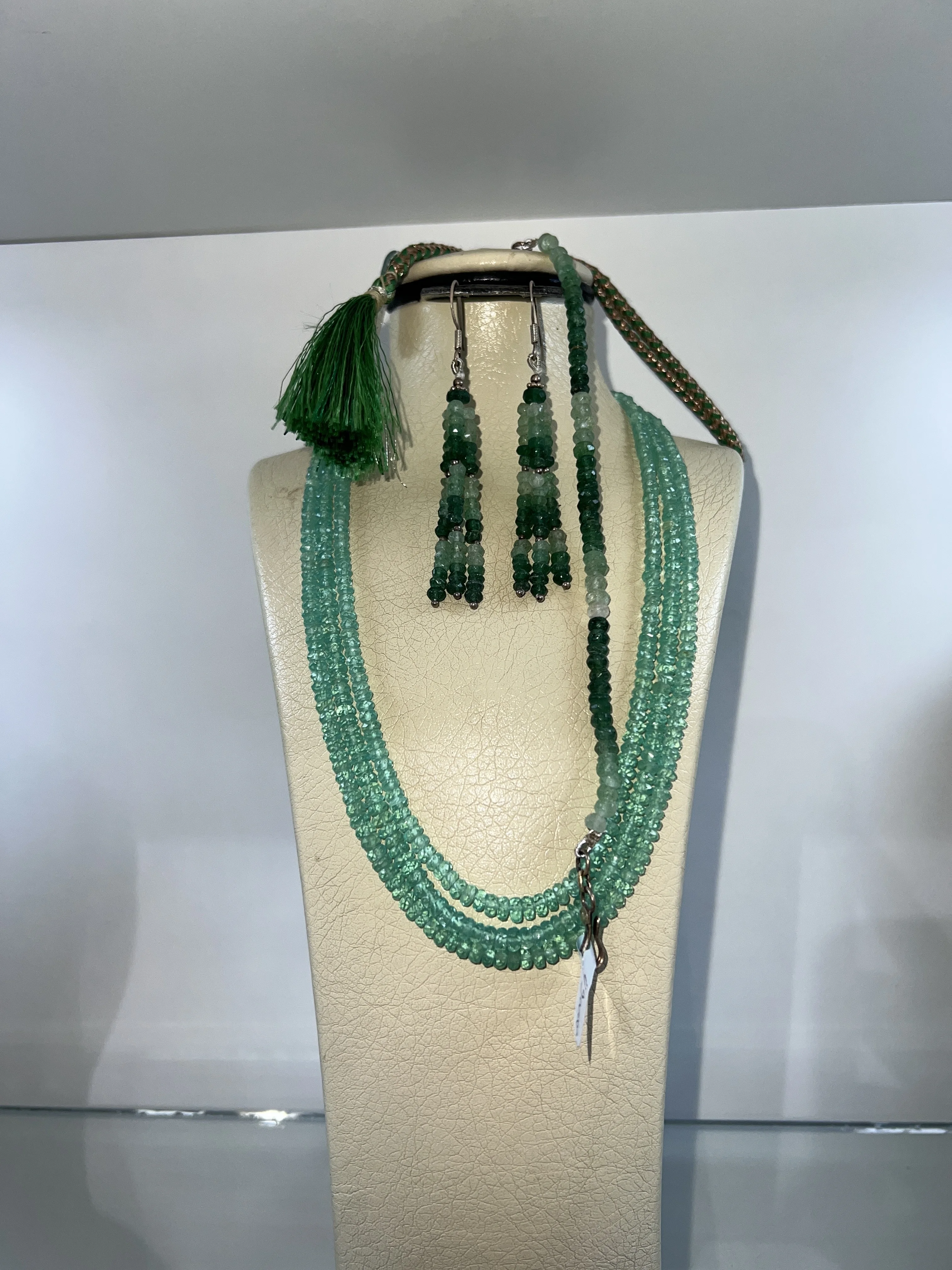 طقم الكريستال البرازيلي الأخضر