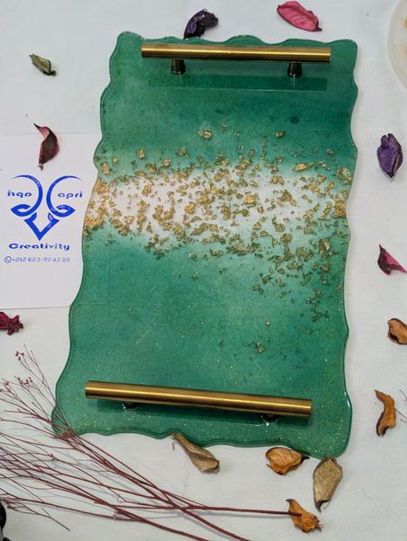 💚 Emerald Murmurs – همسات الزمرد