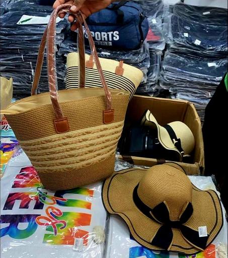 حقيبة شاطئ +قبعة أنيقة