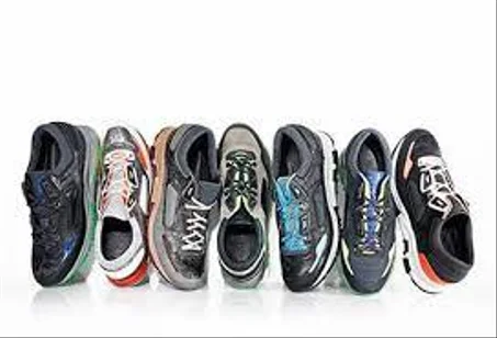 أحذية رياضية