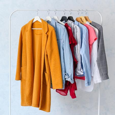 الملابس العلويه