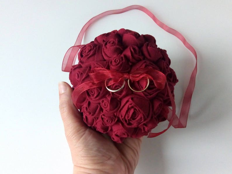 Alternativa al cuscino portafedi Sfera porta anelli di nozze Rose rosse di  stoffa Cuscino portafedi matrimonio Scatola per fedi alternativa