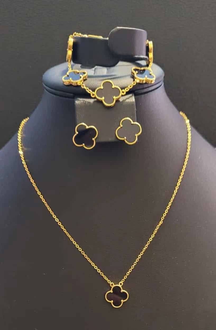Ensemble   Van Cleef Style