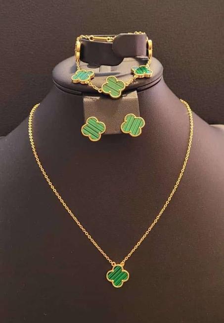 Ensemble   Van Cleef Style
