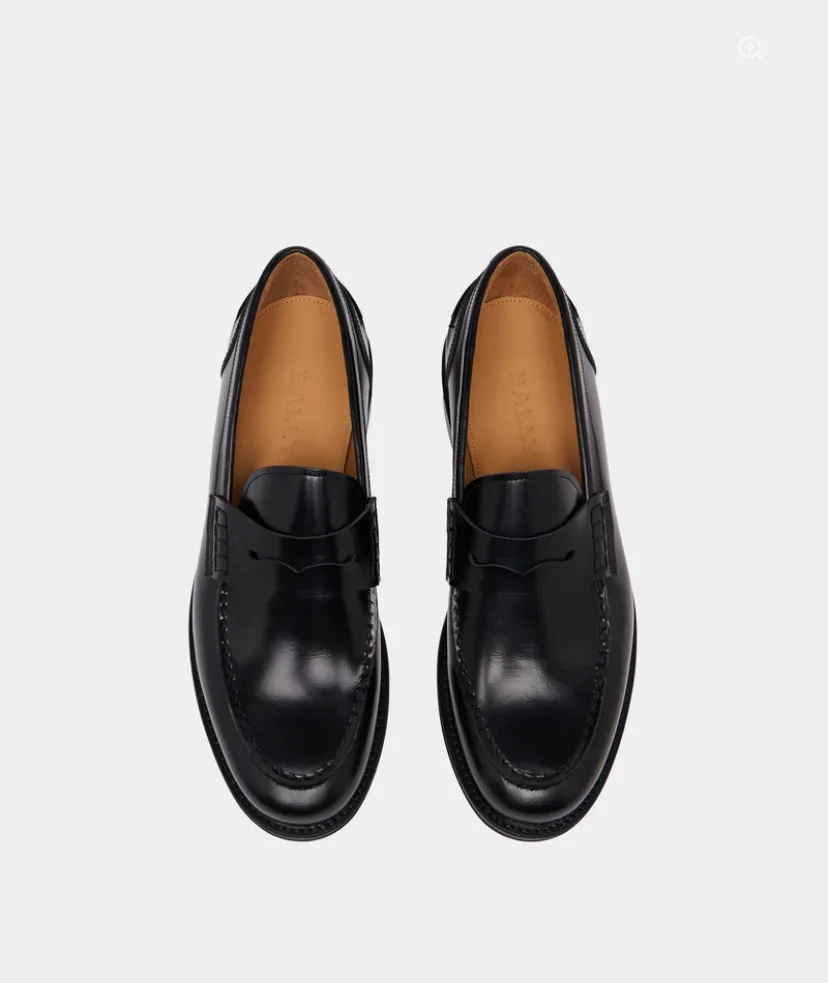 Flair Loafer in Black Brushed Leather