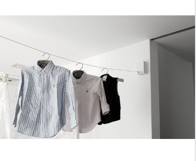 حبل غسيل يعلق على الحائط