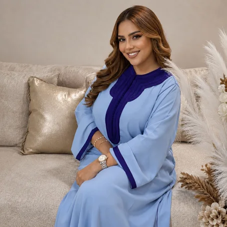 قفطان سماوي راقٍ للمناسبات