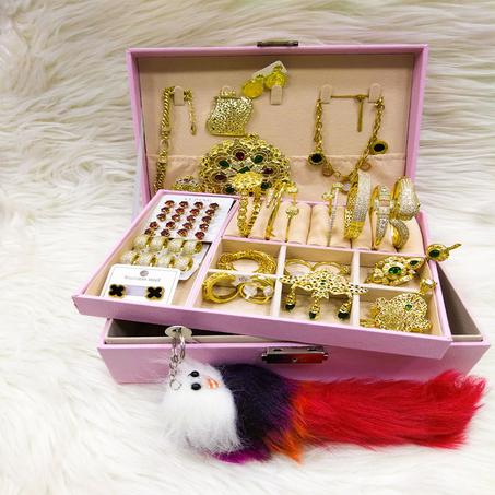 صندوق تنظيم المجوهرات و الملحقات بقفل