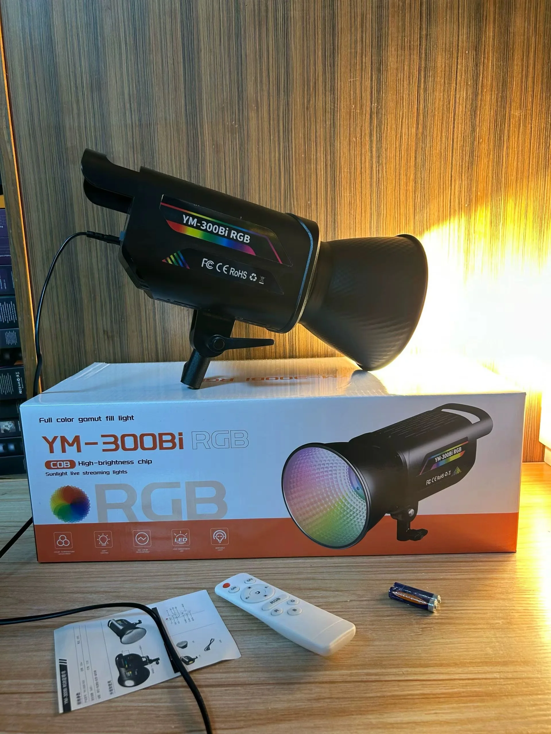 Projecteur LED RGB YM-300Bi RGB