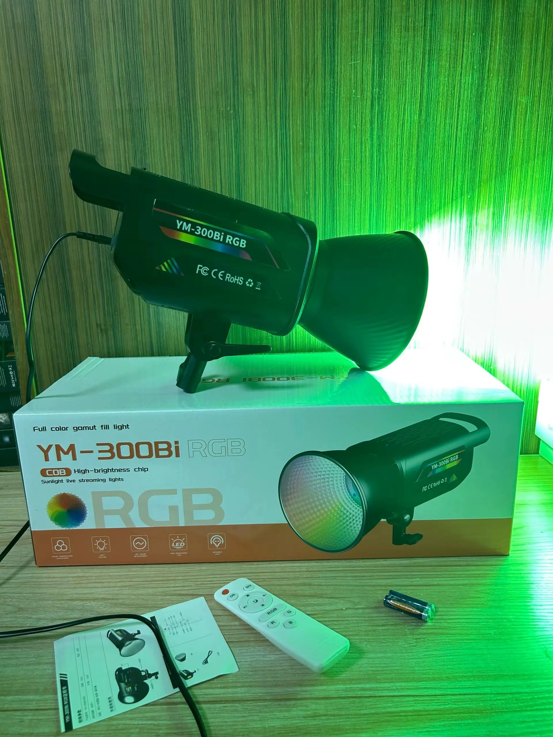 Projecteur LED RGB YM-300Bi RGB