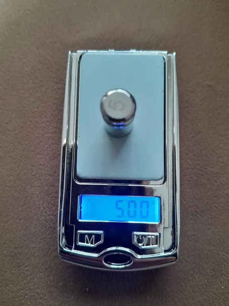 ميزان صغير جميل عالي الدقة على شكل مفتاح السيارة, يزن من  0,01 غرام    حتى 100 غرام