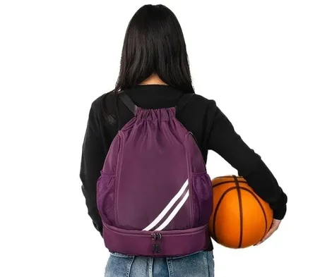 حقيبة رياضية مريحة بخامة قوية وتنظيم ذكي