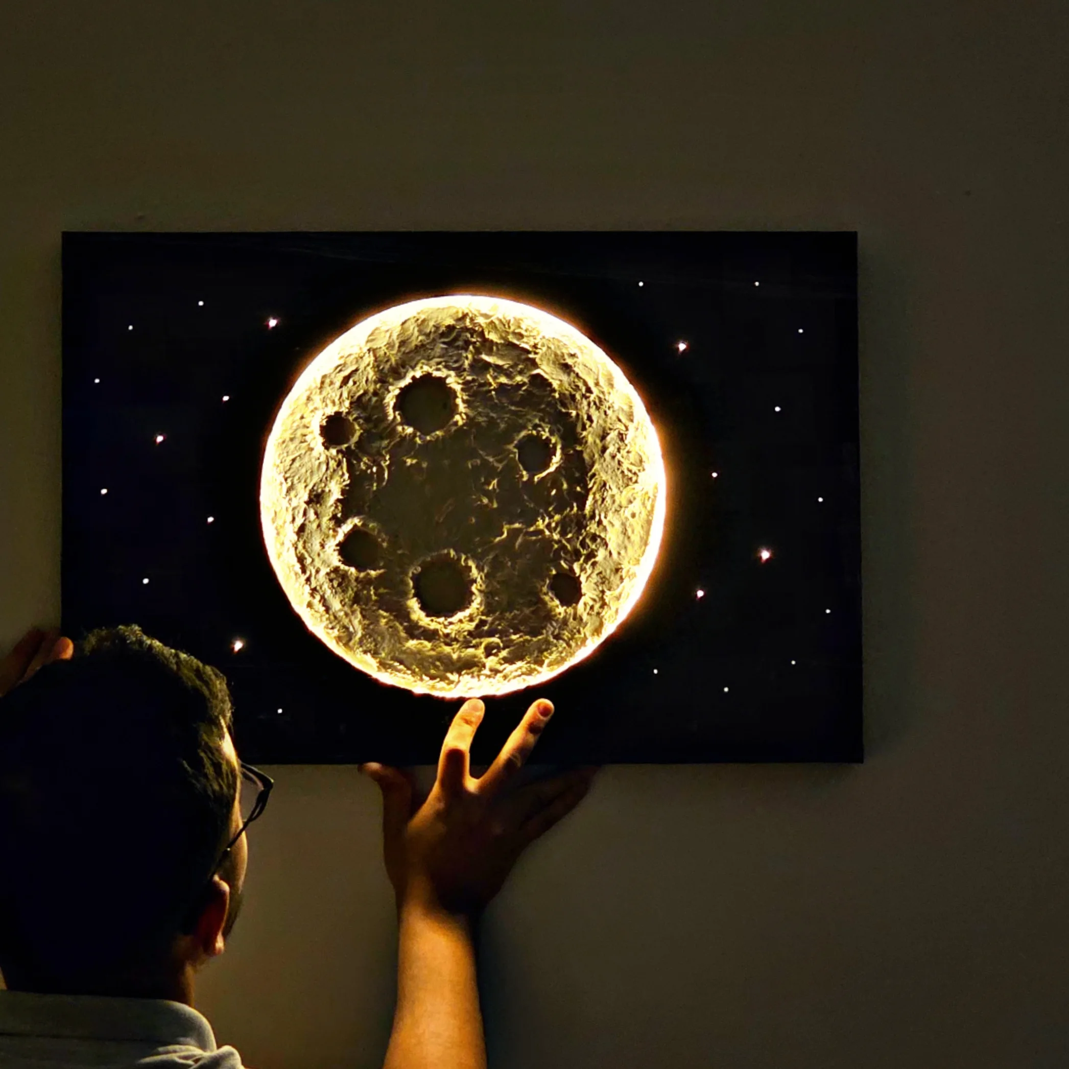 إطار القمر "لالونا" - تجربة سحرية تحت ضوء القمر