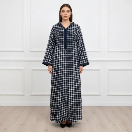 جلابة مغربية عصرية بنقشة مربعات