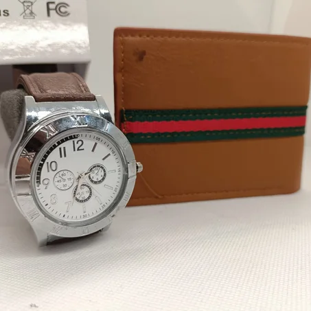 ساعه فخمة مع قداحة