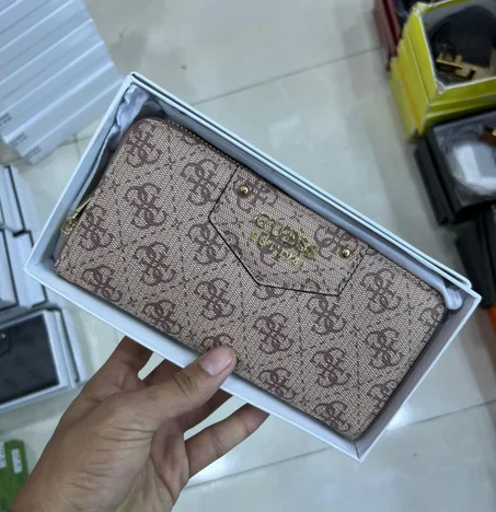 PORTE FEUILLE FEMMES GUESS