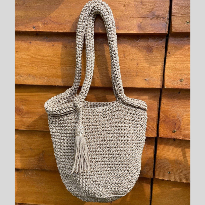 حقائب اليد المصممة يدويا